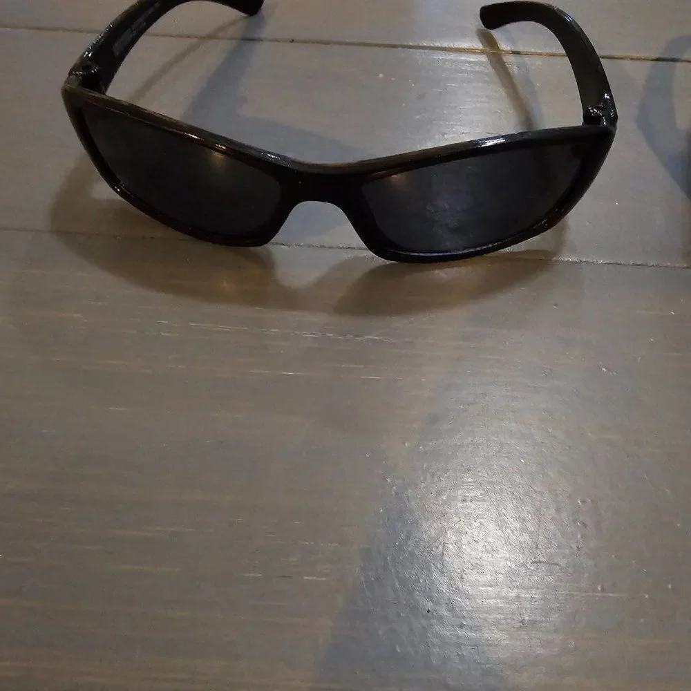 Unisex Active Wear Black & Blue Full Rim UV Protectant kids Sunglasses